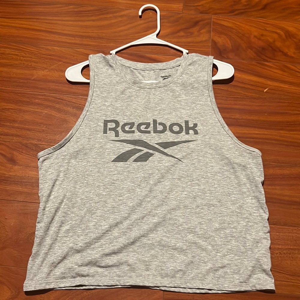 reebok tank top with open slit in the back